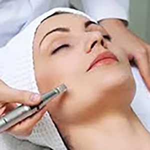 woman getting nano infusion facial