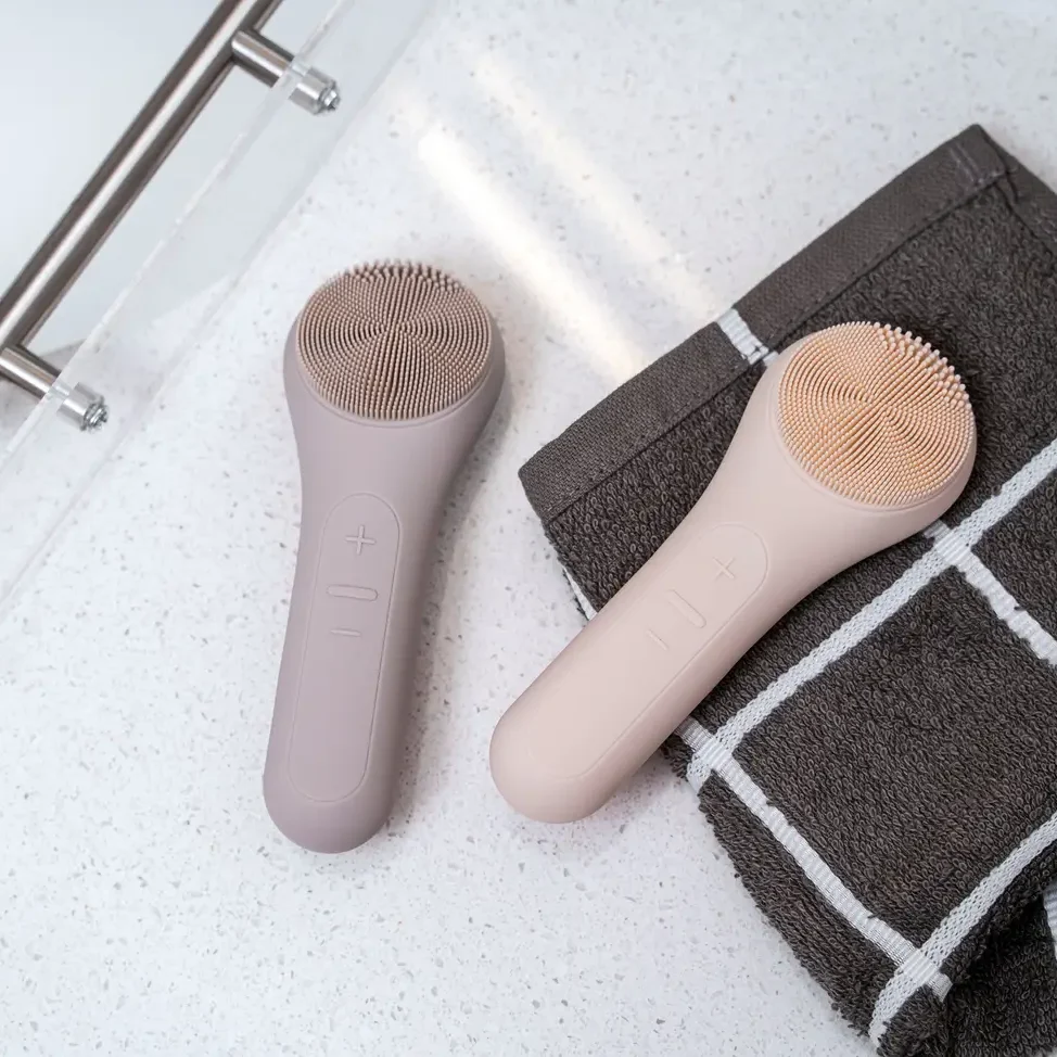 ultrasonic facial cleaning brush